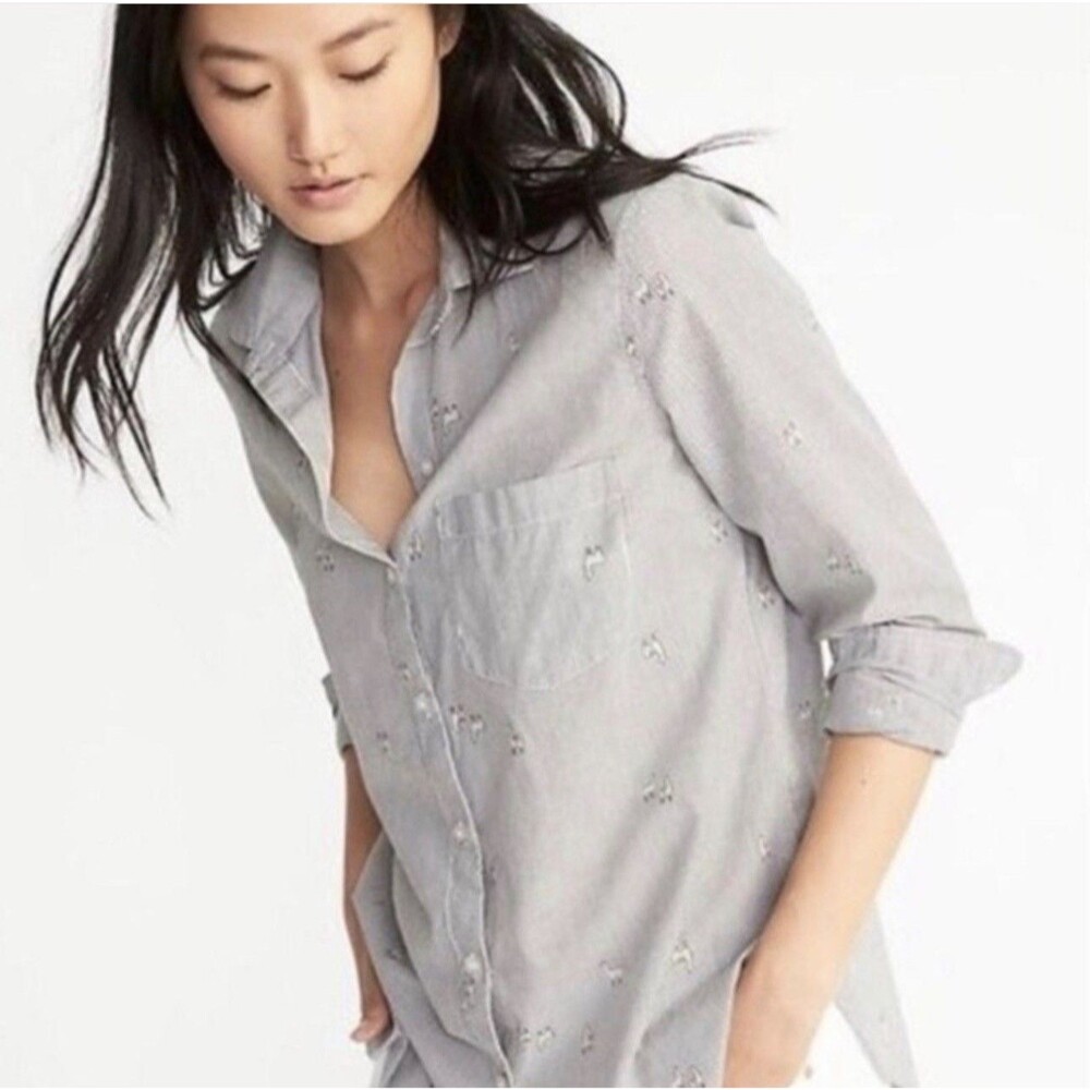 L Old Navy The Classic Shirt Blue/White Striped Llama Pocket Button-Up